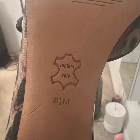 Leopard Print matte heels by Guess - Picture 4 of 4